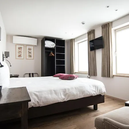 Maison De La Paix Bed & Breakfast
